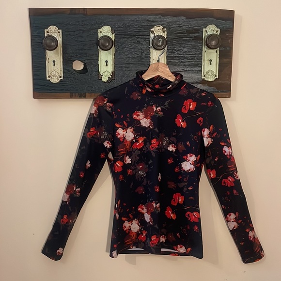Wilfred Floral Long Sleeved Turtleneck Top Size Small - Picture 7 of 15